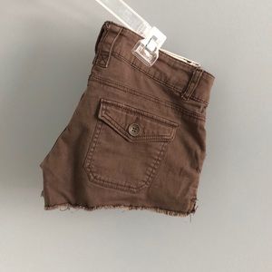 Brown stretchy shorts